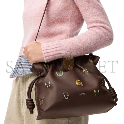 LOEWE CATS MEDIUM FLAMENCO CLUTCH IN NAPPA CALFSKIN A411FC1XDY (30*24.5*10.5cm)